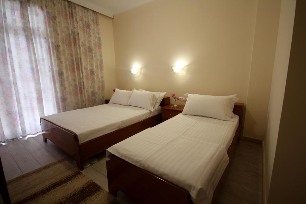 Hotel Ari Sarandë Eksteriør bilde