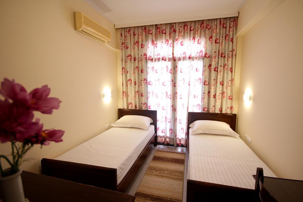 Hotel Ari Sarandë Eksteriør bilde