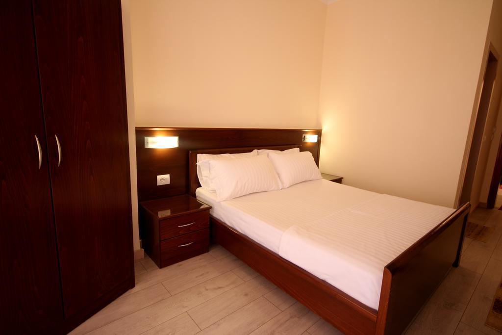Hotel Ari Sarandë Eksteriør bilde