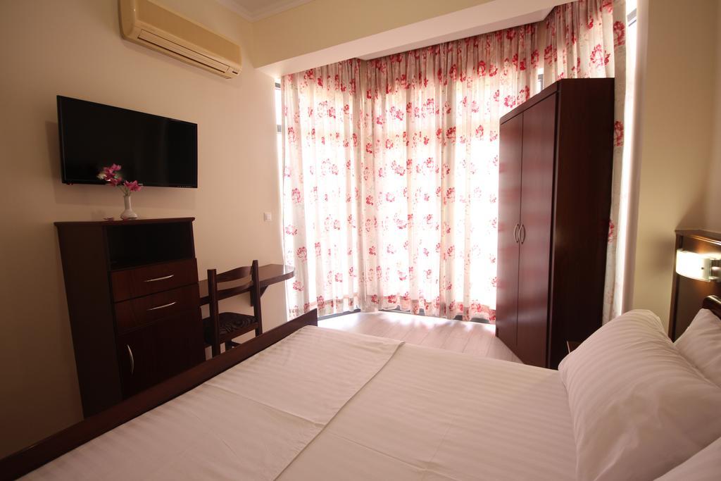 Hotel Ari Sarandë Eksteriør bilde