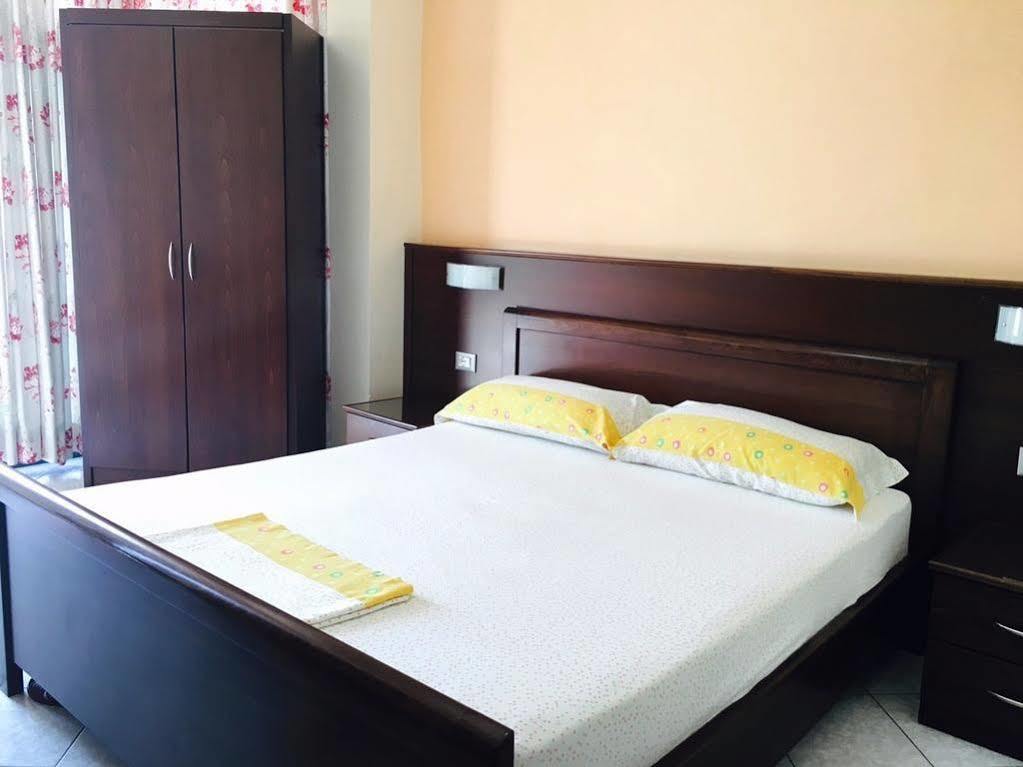 Hotel Ari Sarandë Eksteriør bilde