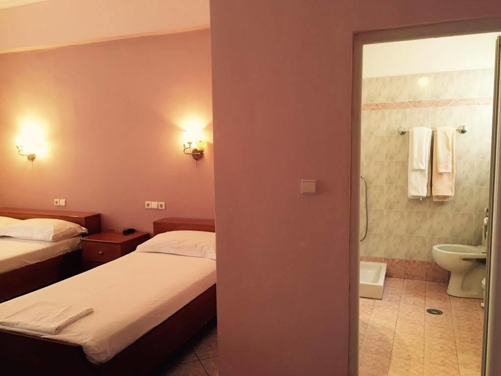 Hotel Ari Sarandë Eksteriør bilde