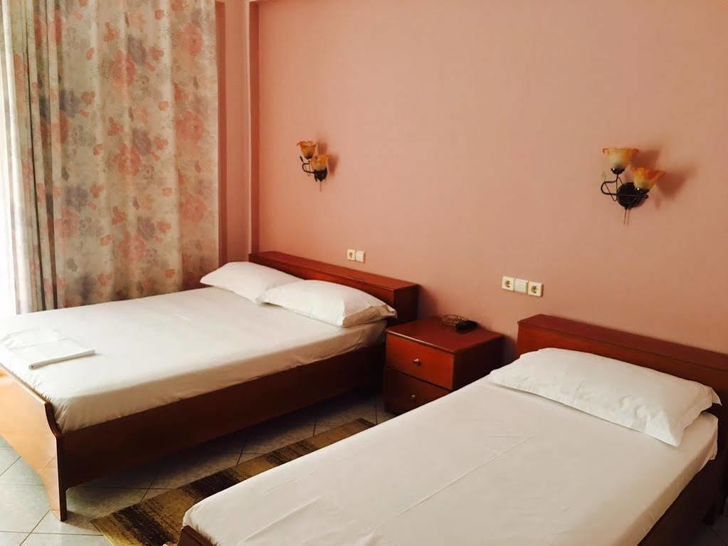 Hotel Ari Sarandë Eksteriør bilde